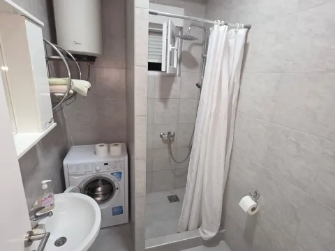 Izdavanje, jednosoban stan, 52m², Zabjelo, Podgorica - image 13