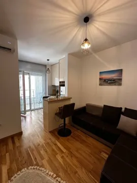 Sale, one bedroom apartment, 37m², Bečići, Budva - image 2