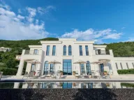 Izdavanje, kuća, 570m², Budva, Crna Gora - image 1