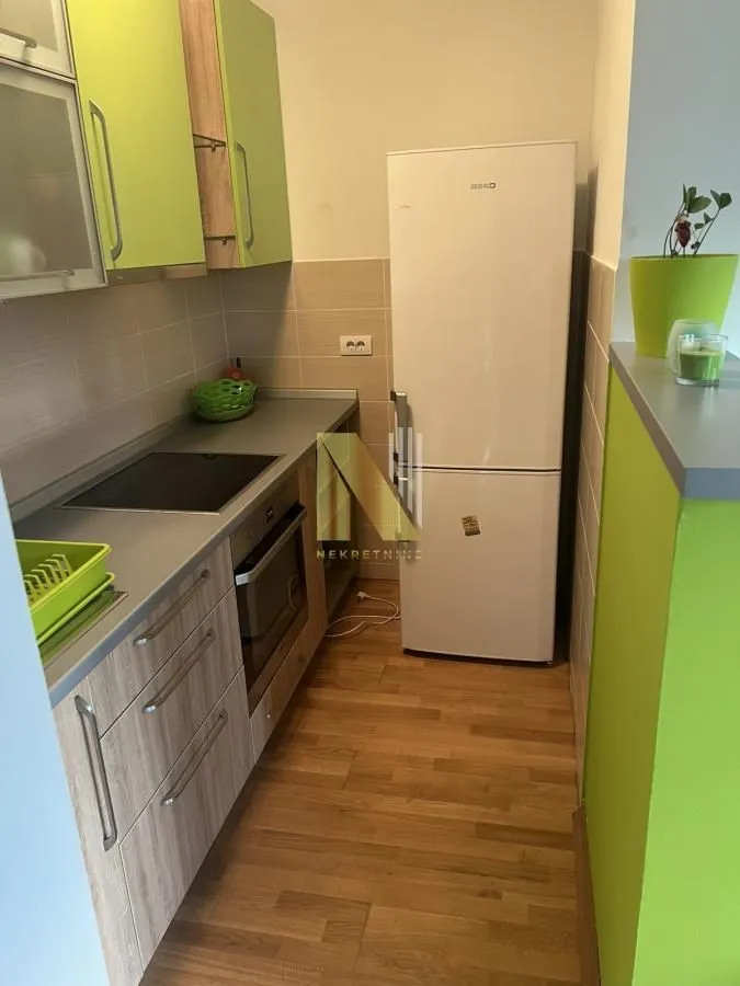 Izdavanje, jednosoban stan, 36m², Adamovićevo Naselje, Novi Sad Sve Podlokacije
