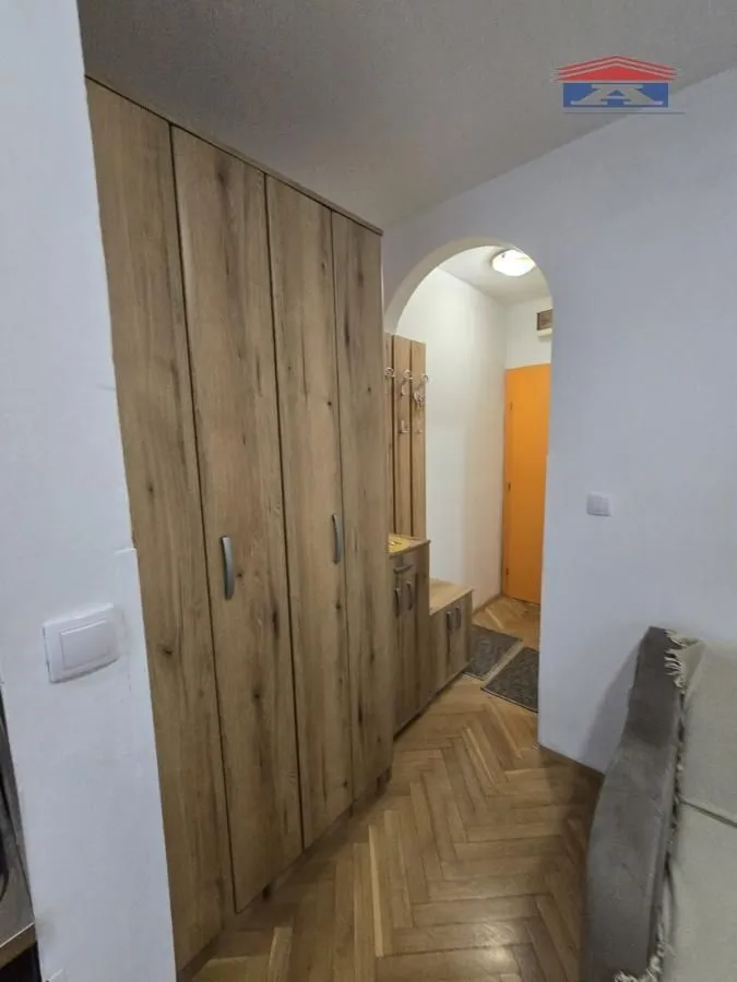 Izdavanje, jednosoban stan, 31m², Grbavica, Novi Sad Sve Podlokacije