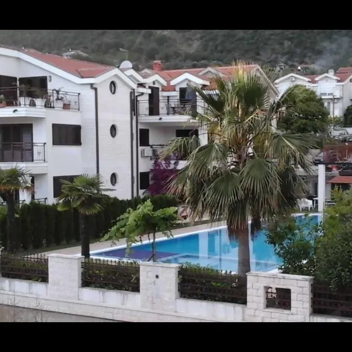 Izdavanje, jednosoban stan, 55m², Portonovi, Herceg Novi