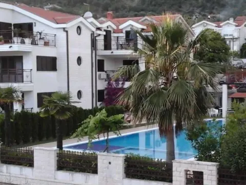 Rent, one bedroom apartment, 55m², Portonovi, Herceg Novi - image 1