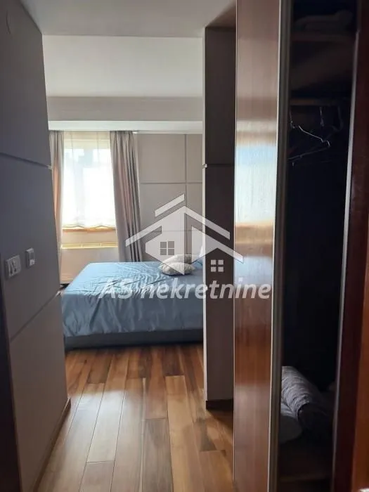 Rent, four bedroom apartment, 250m², Slavija, Vračar Sve Podlokacije