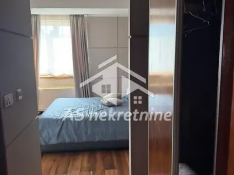 Rent, four bedroom apartment, 250m², Slavija, Vračar Sve Podlokacije - image 16