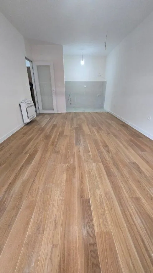 Izdavanje, dvosoban stan, 72m², Central Point, Podgorica