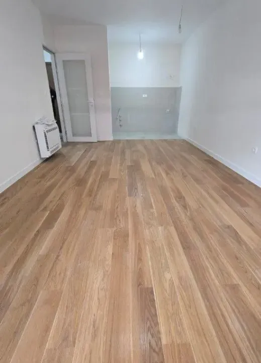 Izdavanje, dvosoban stan, 72m², Central Point, Podgorica