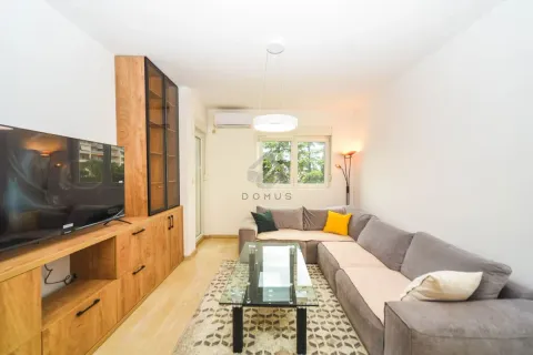 Rent, two bedroom apartment, 75m², City Kvart, Podgorica - image 2