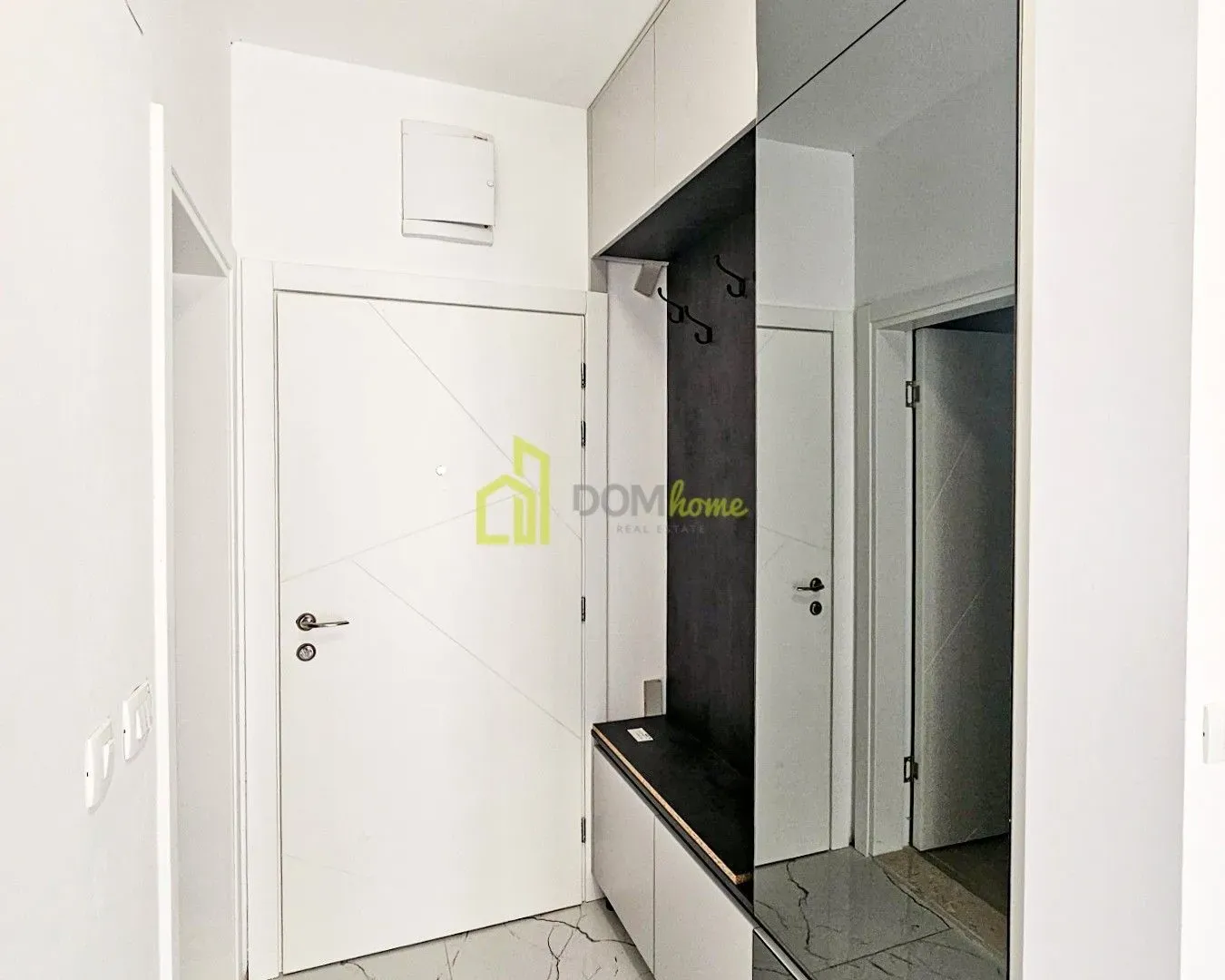 Izdavanje, stan, 45m², Tivat, Crna Gora