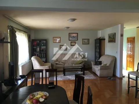 Prodaja, kuća, 250m², Paragovo, Petrovaradin - image 9