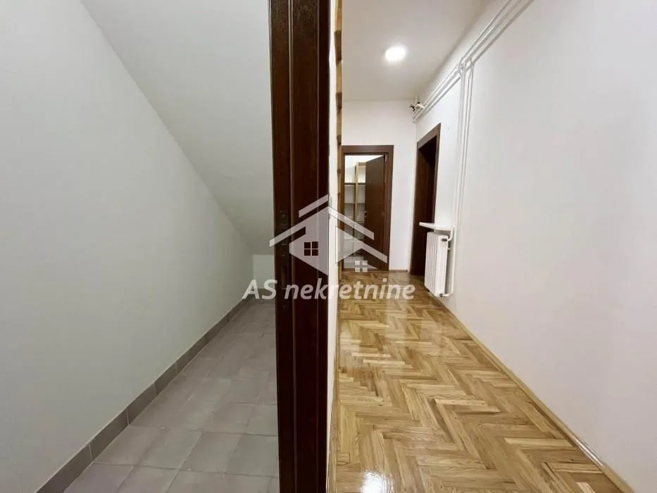 Prodaja, kuća, 252m², Zvezdara Sve Podlokacije, Beograd