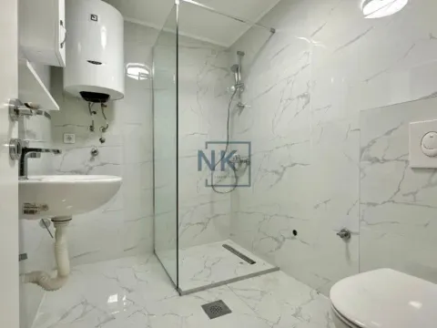 Izdavanje, poslovni prostor, 75m², Centar, Podgorica - image 4