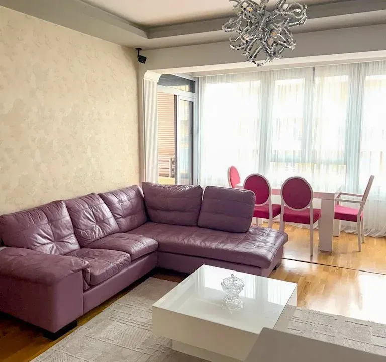 Izdavanje, dvosoban stan, 74m², City Kvart, Podgorica
