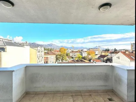 Prodaja, poslovni prostor, 540m², Centar, Podgorica - image 13