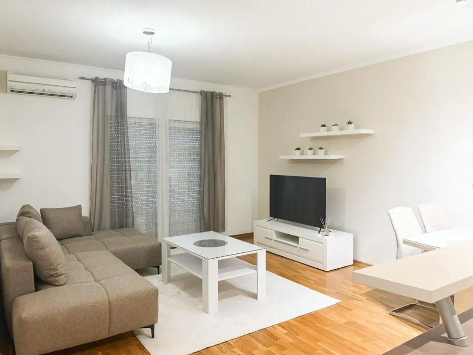 Izdavanje, jednosoban stan, 54m², City Kvart, Podgorica