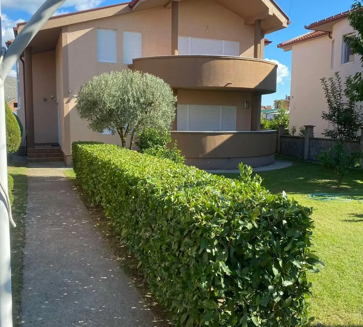 Rent, house, 250m², Tuzi, Podgorica