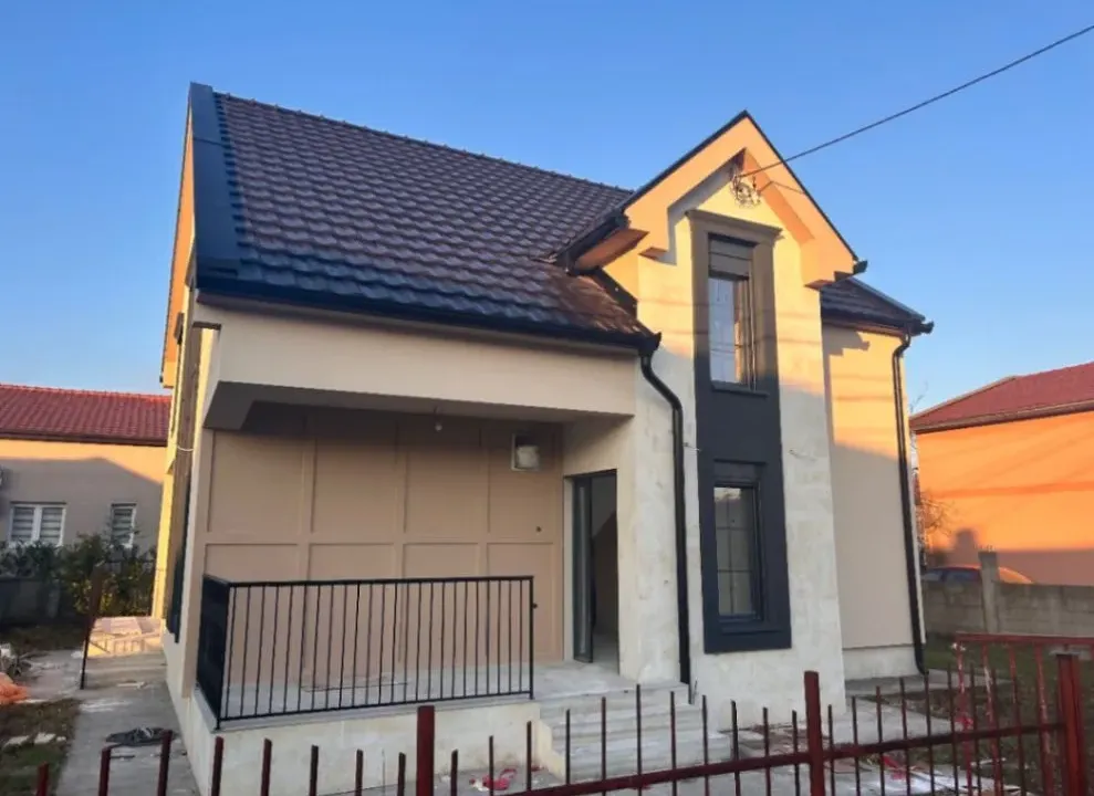 Prodaja, kuća, 200m², Dahna, Podgorica