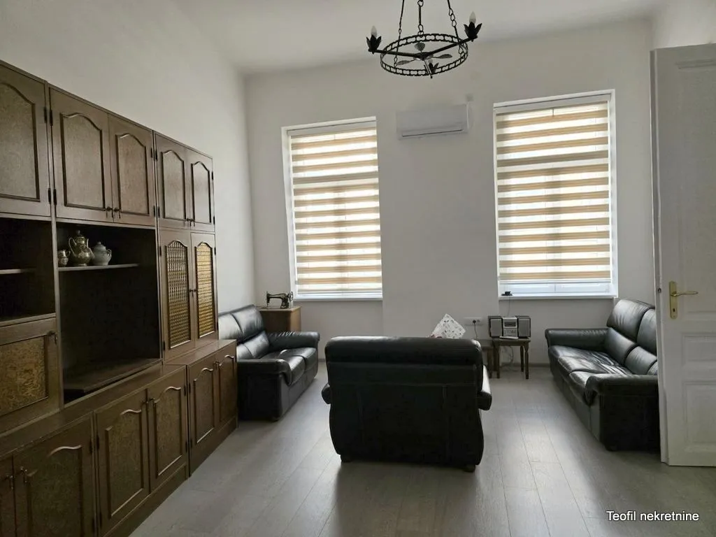 Izdavanje, dvosoban stan, 72m², Zemun Centar, Zemun Sve Podlokacije