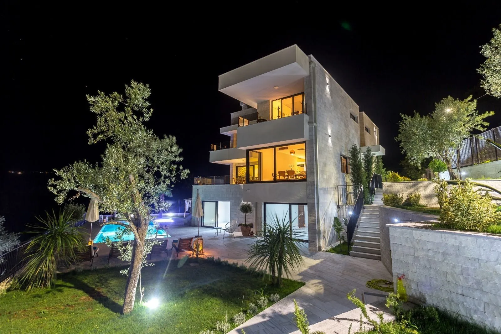 Prodaja, kuća, 360m², Đenovići, Herceg Novi