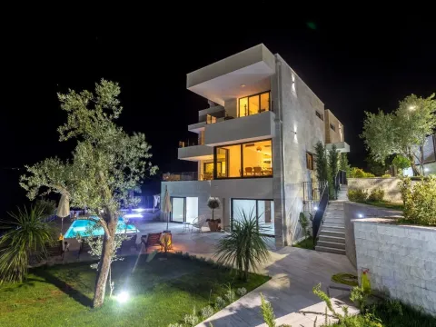 Prodaja, kuća, 360m², Đenovići, Herceg Novi - image 1
