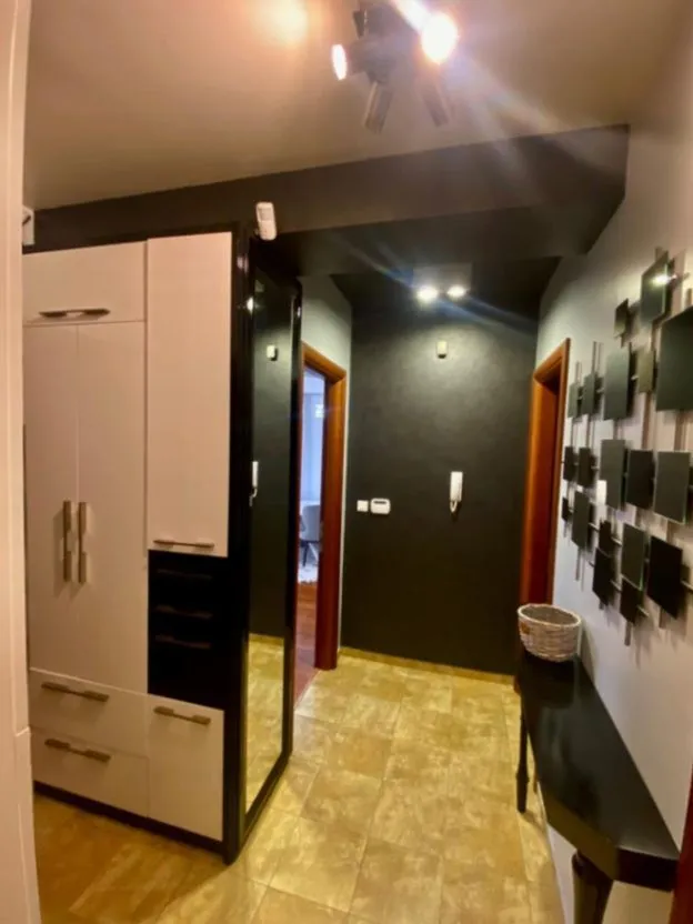 Izdavanje, dvosoban stan, 80m², Vezirov Most, Podgorica