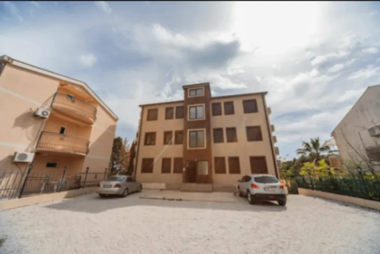 Rent, house, 200m², Petrovac, Budva