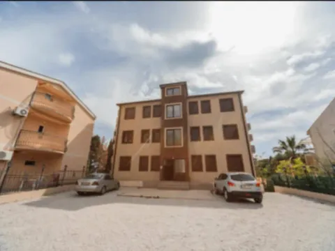 Rent, house, 200m², Petrovac, Budva - image 8