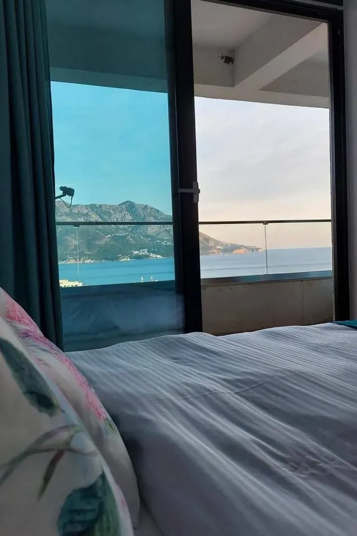 Izdavanje, jednosoban stan, 40m², Centar, Budva