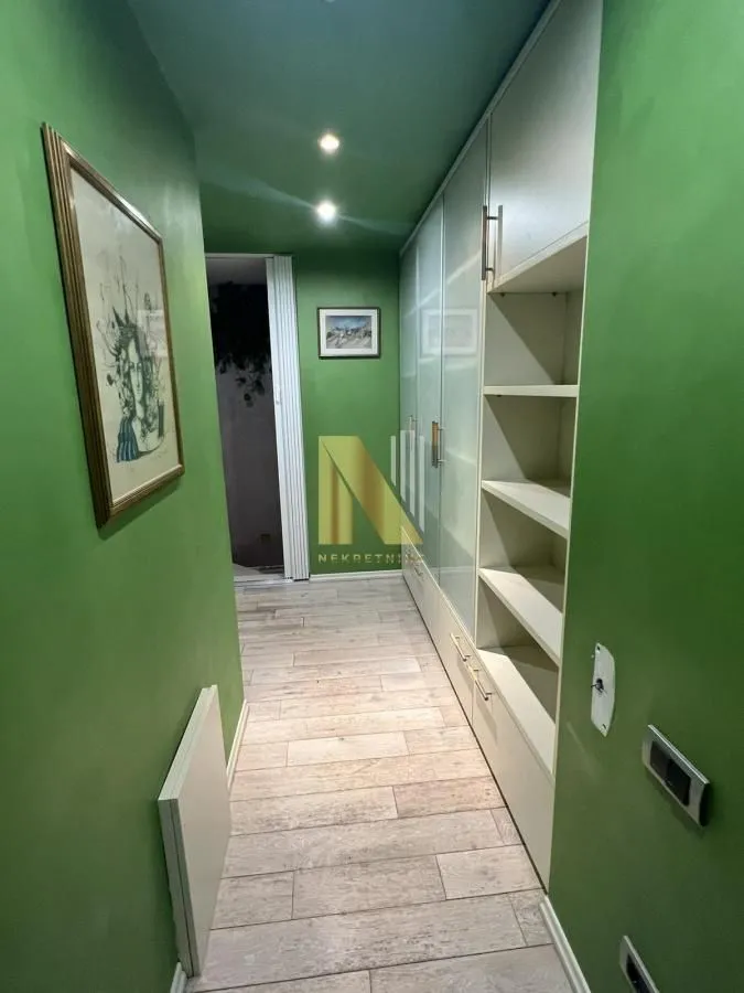Prodaja, stan, 174m², Bulevar Oslobodjenja, Novi Sad Sve Podlokacije