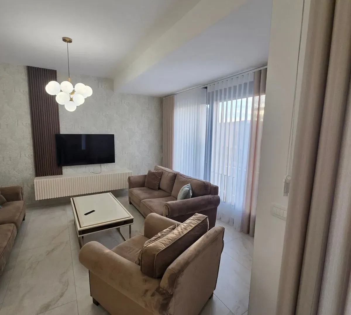 Izdavanje, dvosoban stan, 75m², Pod Kuk, Tivat
