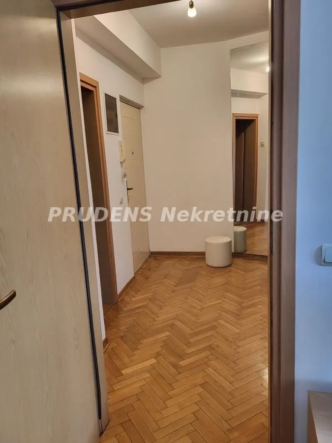 Izdavanje, dvosoban stan, 49m², Zvezdara Sve Podlokacije, Beograd