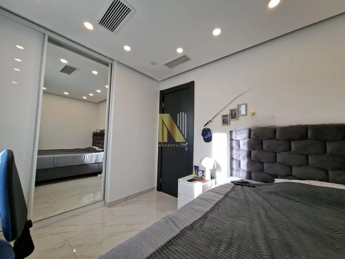 Prodaja, kuća, 230m², Tatarsko brdo, Petrovaradin