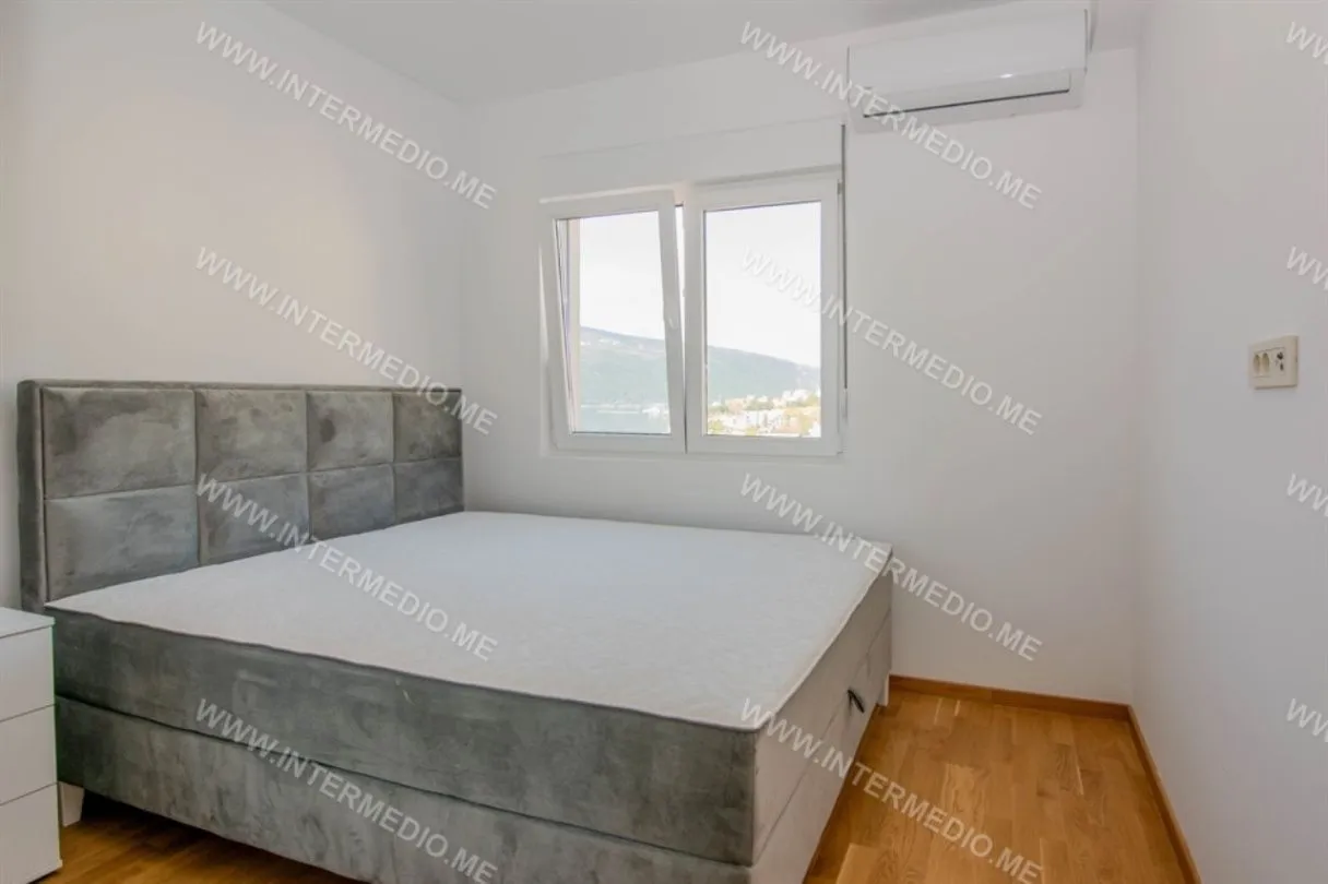 Prodaja, jednosoban stan, 44m², Baošići, Herceg Novi