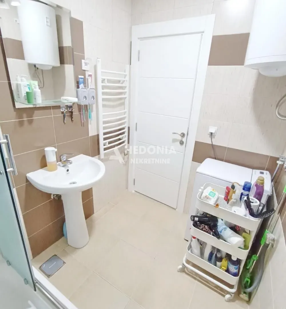 Prodaja, trosoban stan, 75m², Zvezdara Sve Podlokacije, Beograd