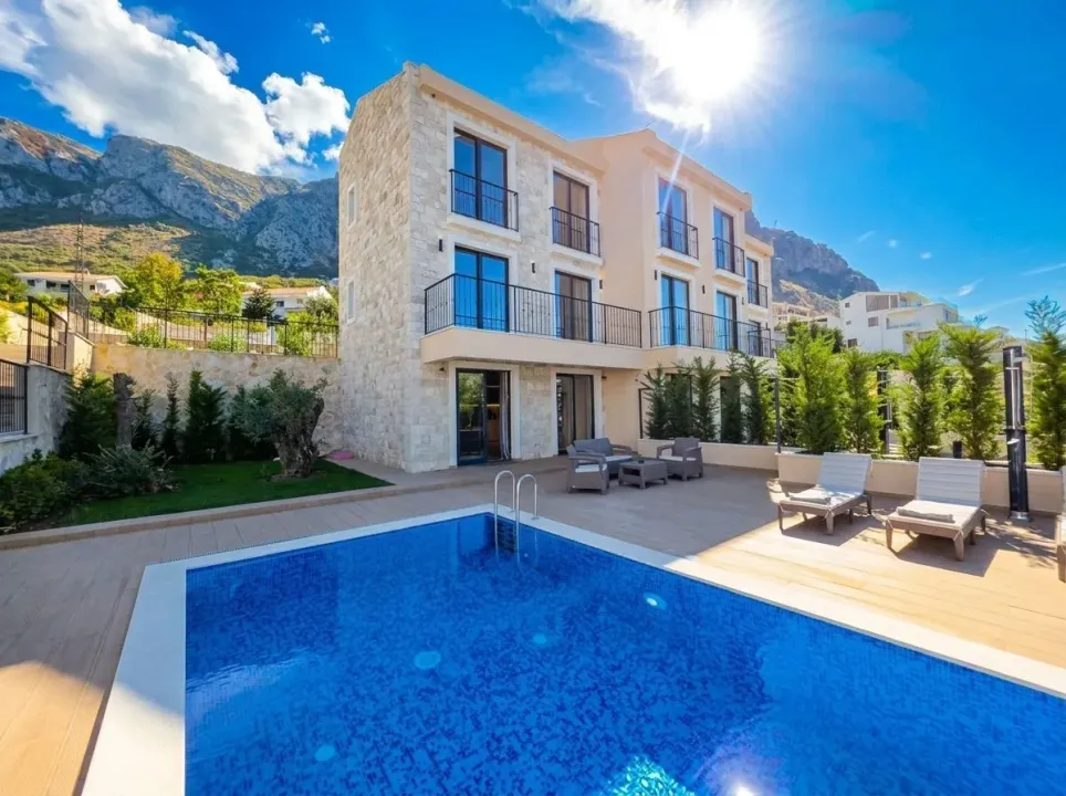 Sale, house, 295m², Blizikuće, Budva