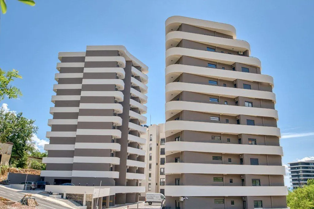 Izdavanje, jednosoban stan, 53m², Budva, Crna Gora