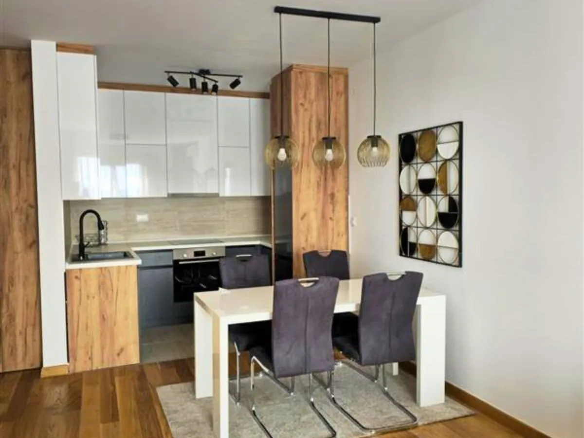 Izdavanje, trosoban stan, 80m², Novi Beograd Sve Podlokacije, Beograd
