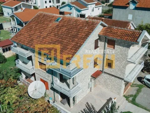 Prodaja, kuća, 400m², Murtovina, Podgorica