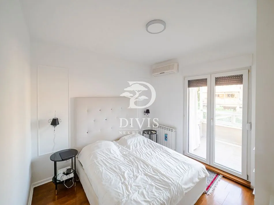 Sale, four bedroom apartment, 124m², Savski Venac, Beograd