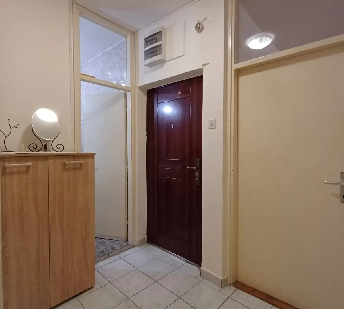 Izdavanje, dvosoban stan, 90m², Preko Morače, Podgorica