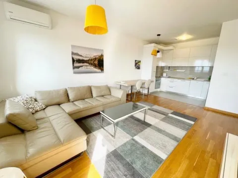 Izdavanje, dvosoban stan, 64m², City Kvart, Podgorica