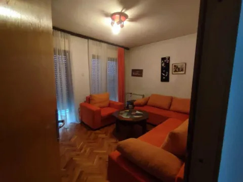 Izdavanje, kuća, 200m², Zagorič, Podgorica - image 6