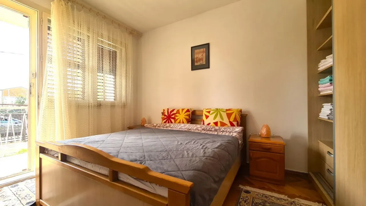 Izdavanje, dvosoban stan, 60m², Tološi, Podgorica
