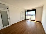 Izdavanje, dvosoban stan, 75m², Tološka šuma, Podgorica - image 1