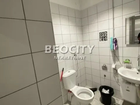 Izdavanje, poslovni prostor, 250m², Centar, Novi Sad - image 4