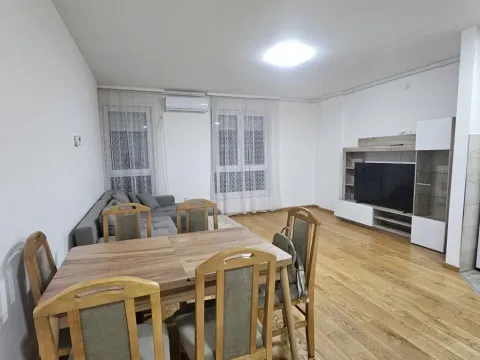 Izdavanje, dvosoban stan, 65m², Kragujevac, Srbija - image 2