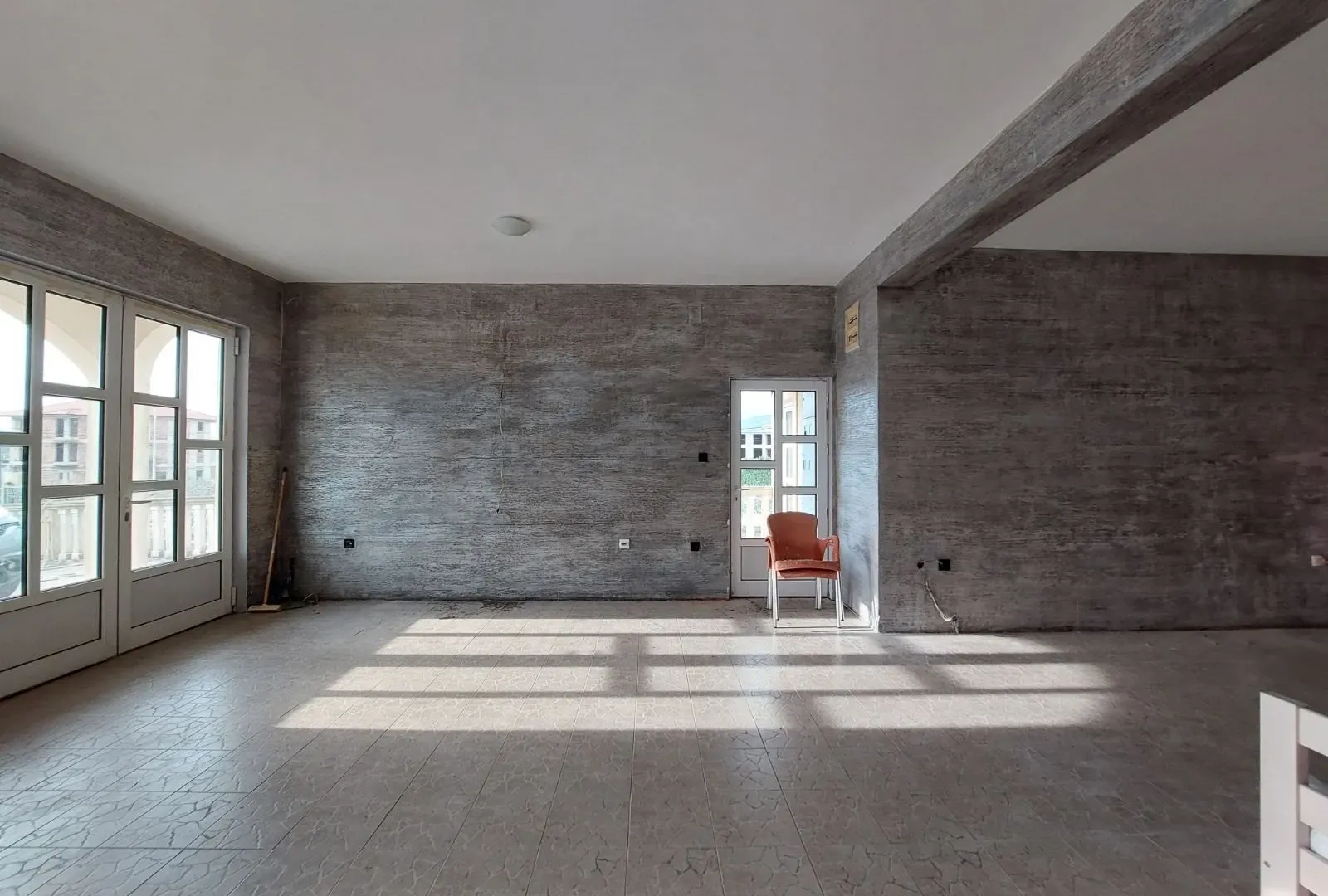 Izdavanje, poslovni prostor, 50m², Radanovići, Kotor
