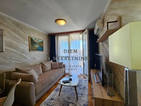 Izdavanje, stan, 53m², Centar, Bar - image 12