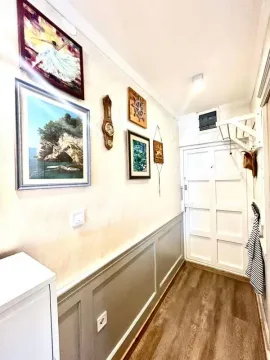 Izdavanje, trosoban stan, 85m², Babin Do, Budva - image 8