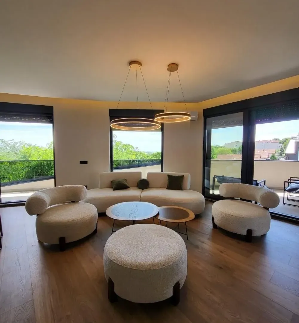 Izdavanje, trosoban stan, 82m², Olimp, Zvezdara Sve Podlokacije
